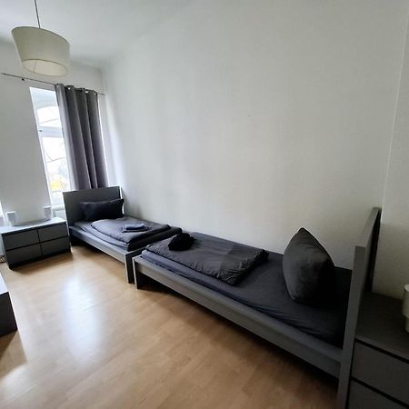 Altbauwohnung Direkt An Der Karli Mit Balkon - Netflix Inklusive Leipzig Exterior photo